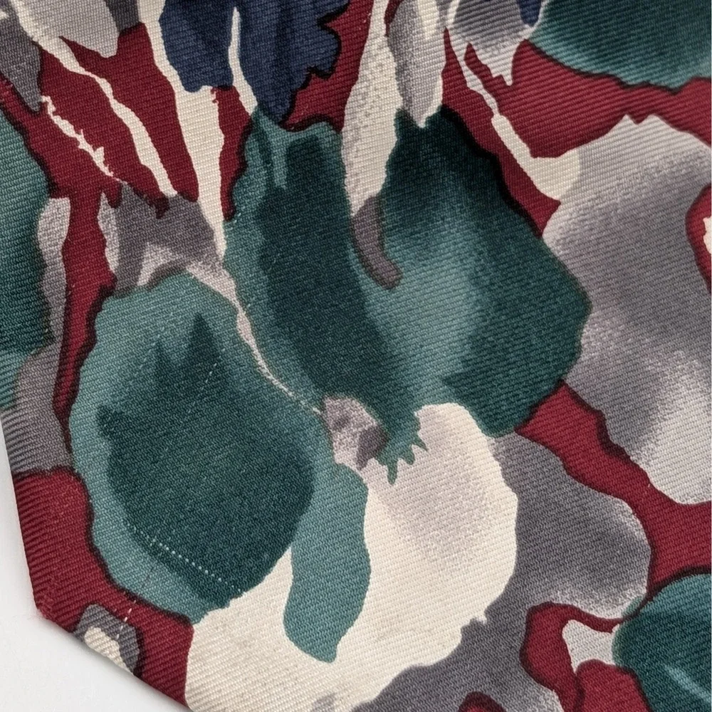 VTG Windsor Silk Tie Burgundy Red Abstract Floral Made in USA 58x4 Mens Necktie